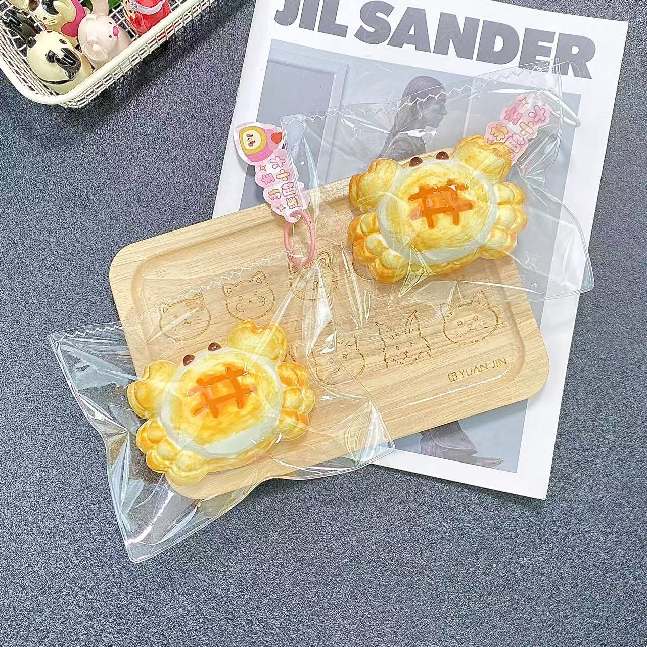 Crab-shaped Bread