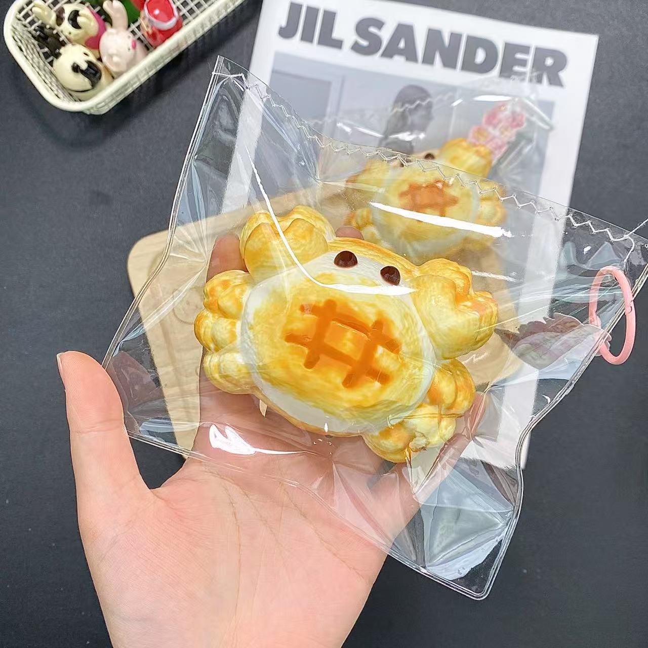 Crab-shaped Bread